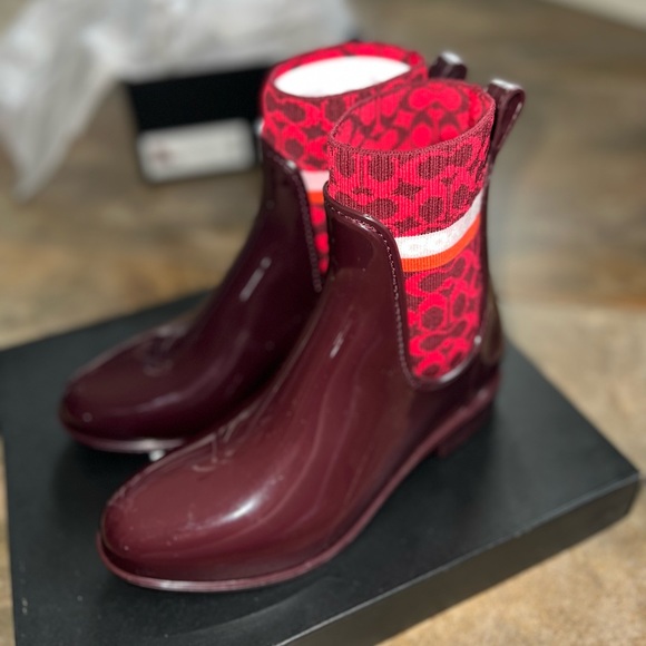 Coach Rivington Rain Boots Bootie Women 5 Bitter Chocolate Brown Red Rubber - Picture 1 of 8